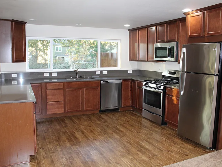 5013 Sand Point Pl NE #B — Photo 6