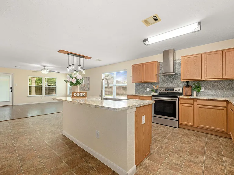 15906 Arapaho Bend Ln — Photo 7