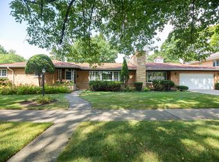 1130 S Home Ave, Park Ridge, IL 60068