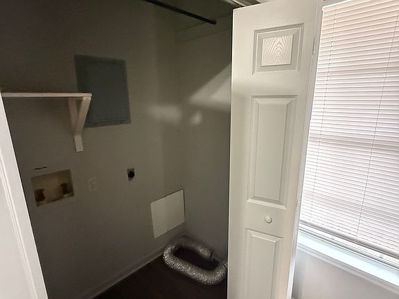 5th image of 118 Creekwood Ave #A