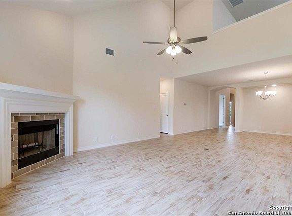 5th image of 2944 Warwick Park