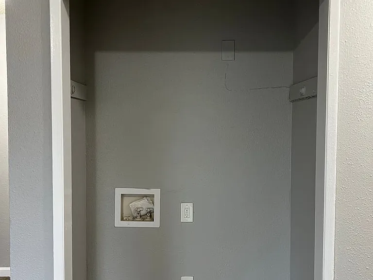 Briar Rose Apartments — Photo 43