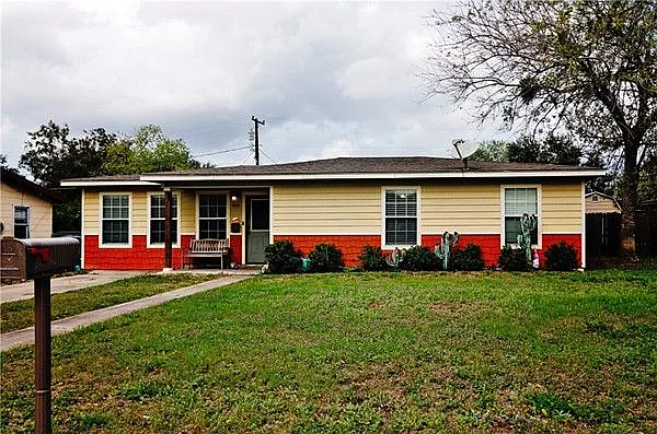 805 E Anderson St — Photo 1