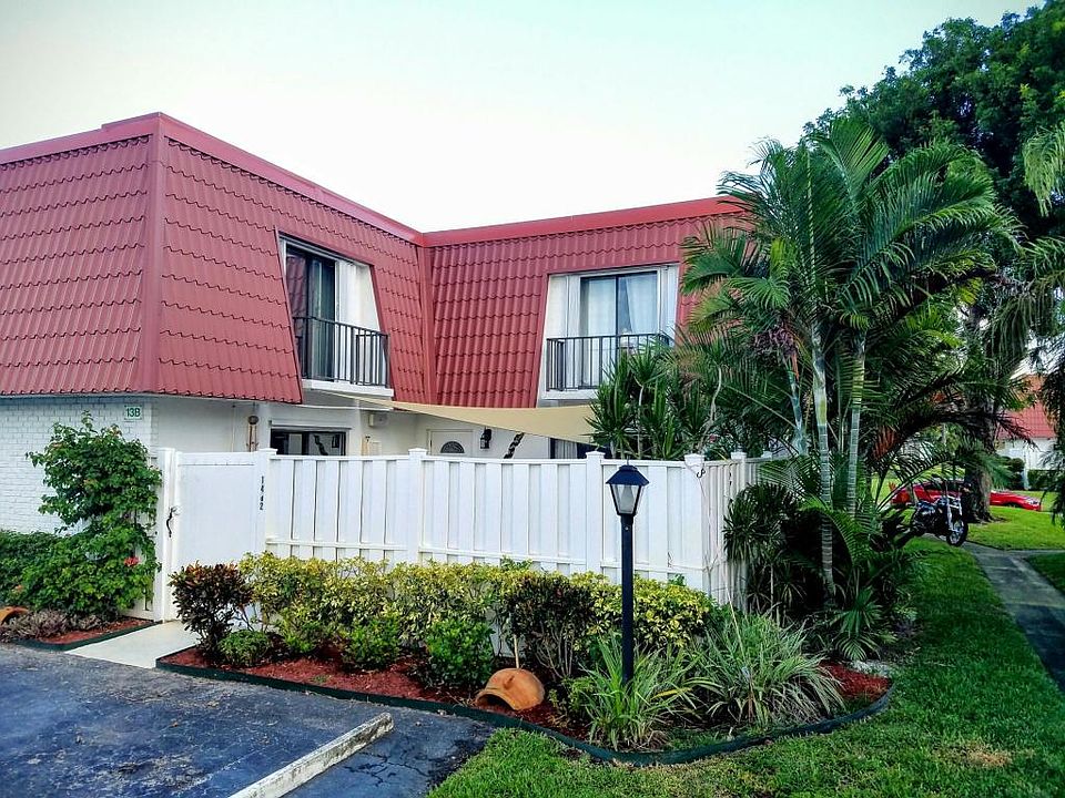 1st image of 1402 Oxford Ln #1402