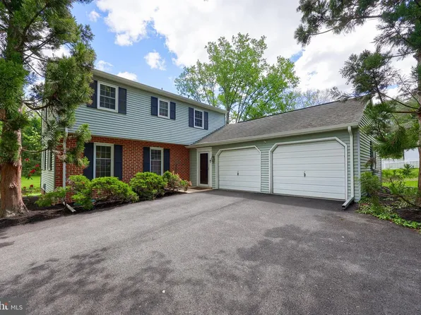 2105 Southbrook Dr, York, PA 17403