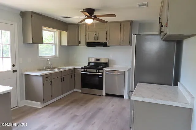 2401 Comanche Rd — Photo 2
