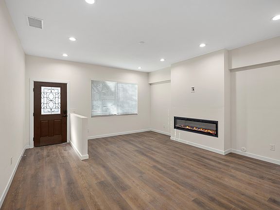 3rd image of 1559 W Kimberly Ave