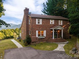 126 Wildflower Cove Dr, Swannanoa, NC 28778