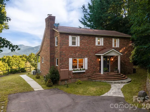 126 Wildflower Cove Dr, Swannanoa, NC 28778