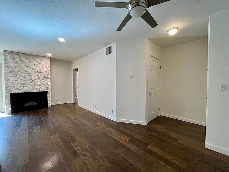 141 S Clark Dr #307 — Photo 6