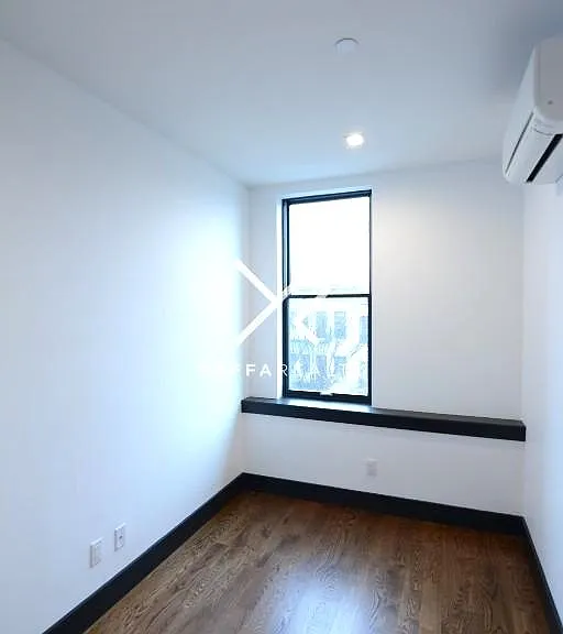 812 Saint Johns Pl #4 — Photo 3