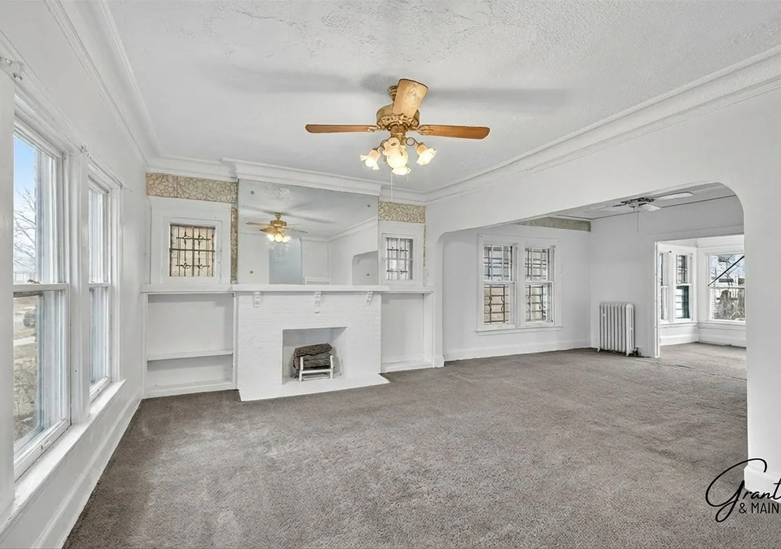 $1550 4 bedroom — Photo 2