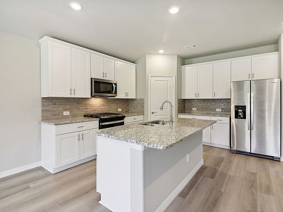 2nd image of 3312 Kingdom Dr