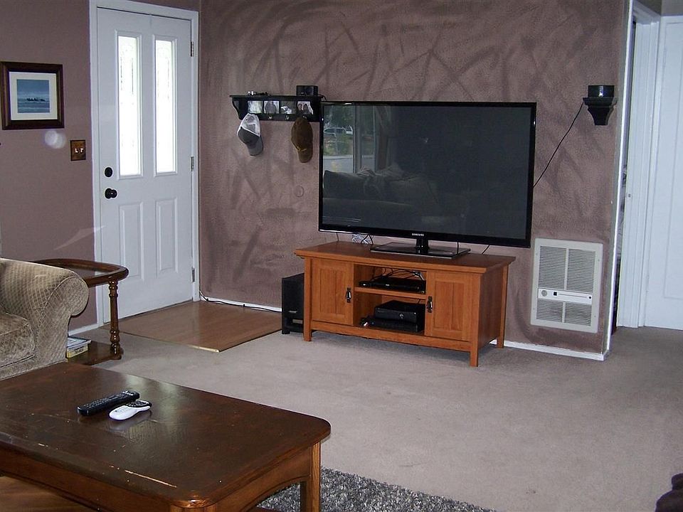 2nd image of 2409 W 6th Ave