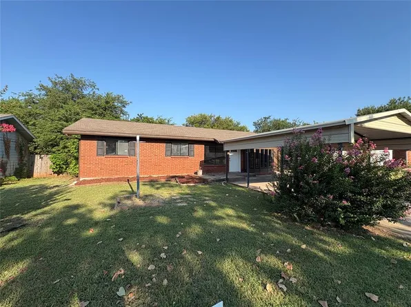 2605 Queensbury Rd, Moore, OK 73160