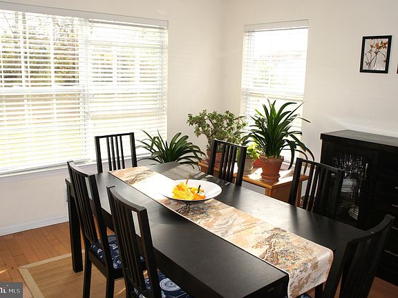 3rd image of 30 Richards Rd