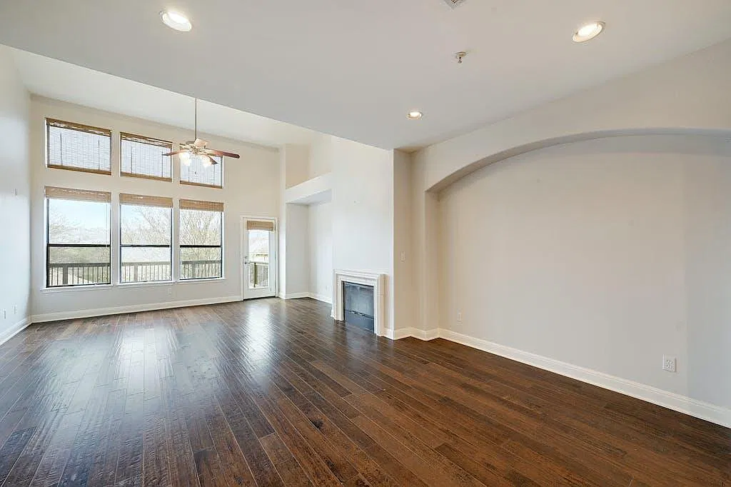 3 bed, 2.5 bath, 1967 sqft, $2,850 — Photo 2