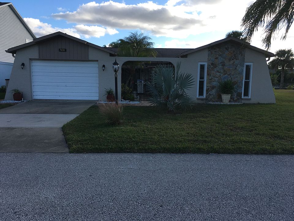 Front yard 