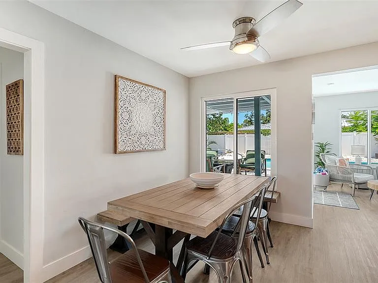 1302 Mango Ave — Photo 12