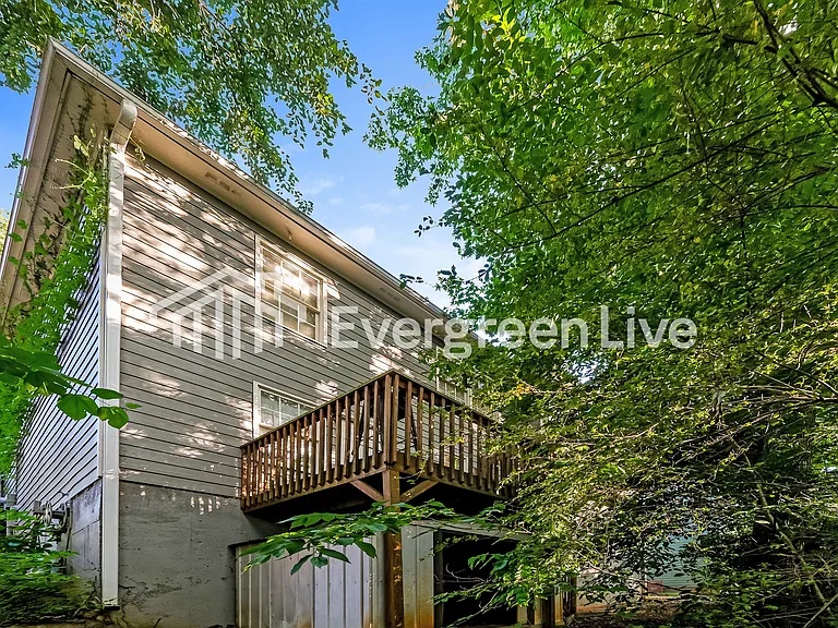 67 White Oak Dr SE — Photo 10