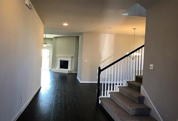 3rd image of 3709 Del Payne Ln