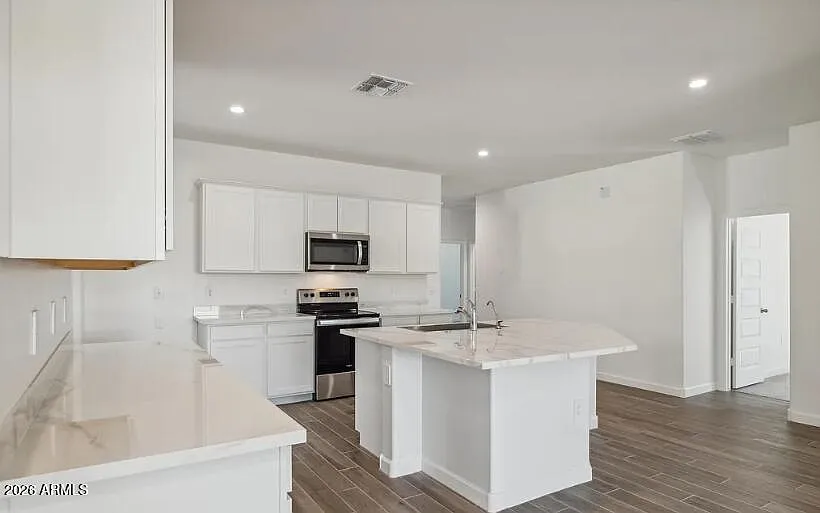 4 bed, 2.0 bath, 2057 sqft, $2,650 — Photo 2