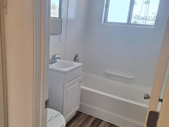 5th image of 3818 Merrimac Ave