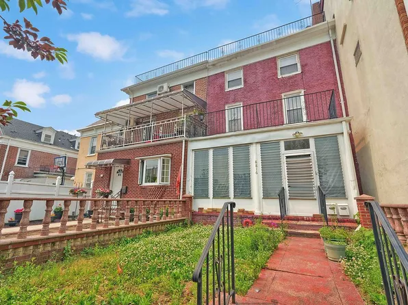 8816 146th St, Jamaica, NY 11435
