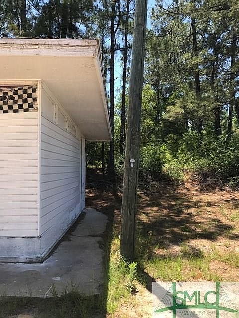 2nd image of 467 W Cypress St