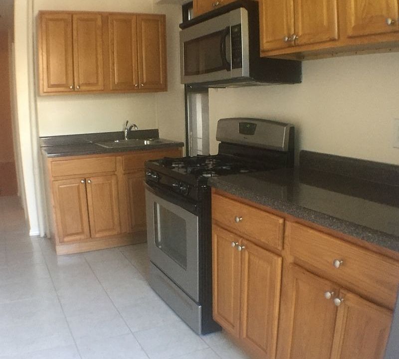 1st image of 61 W 105th St APT 9