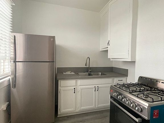 4th image of 409 S Alvarado St #596