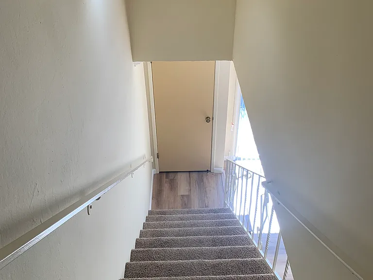 Pinehaven Garden Apartments — Photo 31