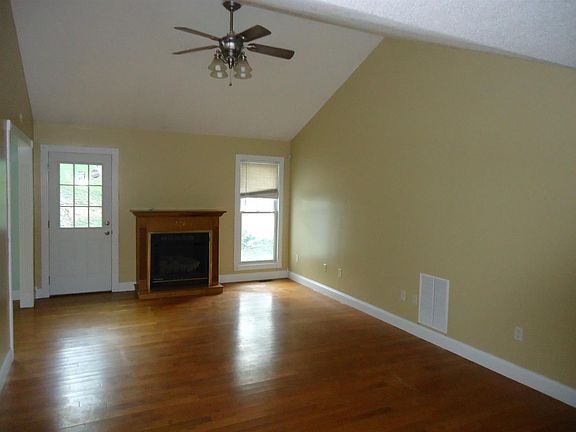 3rd image of 400 Cobblestone Way