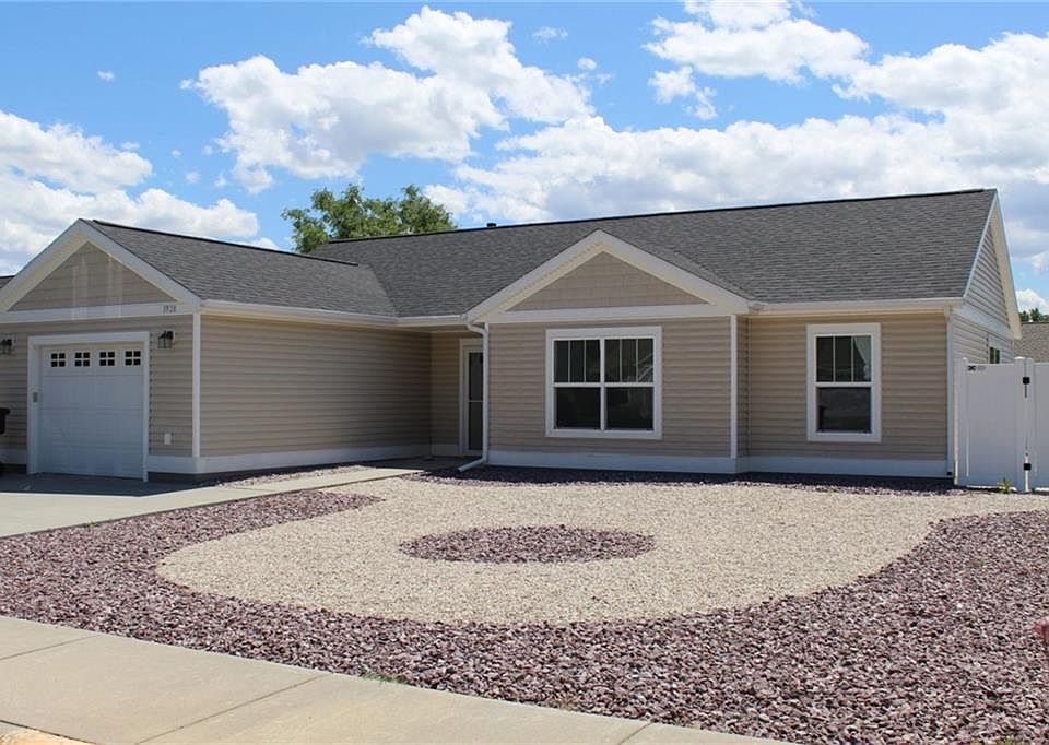 1st image of 3928 Yorkshire Ct N