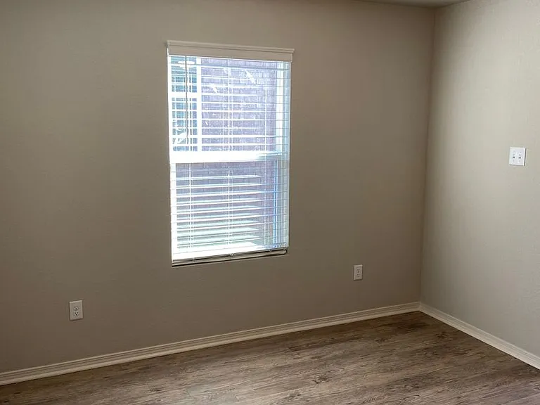 2509 Grand Ln — Photo 10
