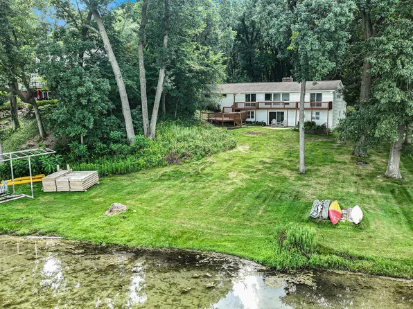 9585 Sterling Rd, Richland, MI 49083