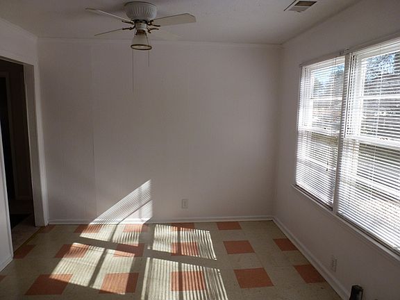 4th image of 25 Guinn St SW