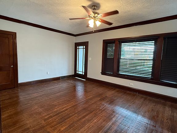 2nd image of 2213-2215 Elbur Ave