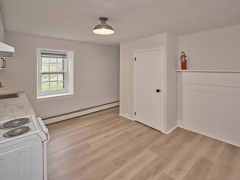20B W Bridge St #B — Photo 3