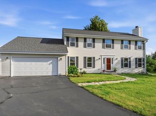 855 Ulao Rd, Grafton, WI 53024