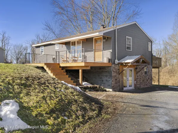 437 Sharptown Road, Stuyvesant, NY 12173
