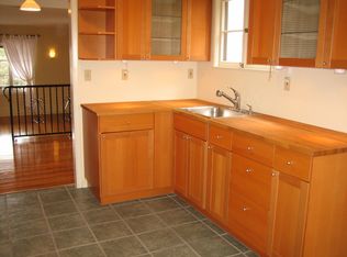 687 Macarthur Blvd APT 3, Oakland, CA 94610