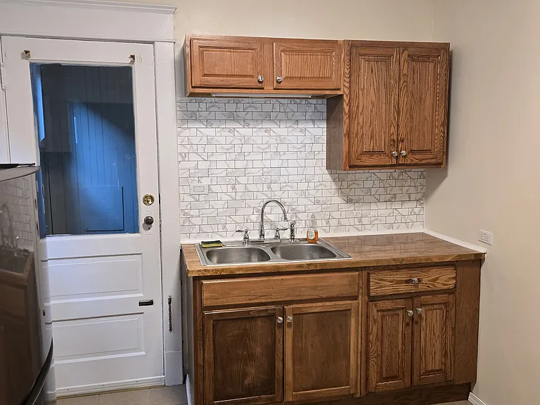 918 Walnut St #1 — Photo 5