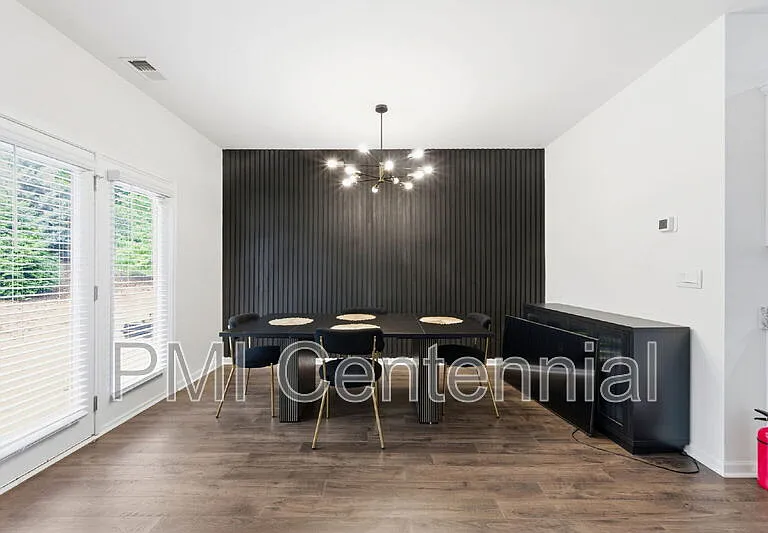 192 Hampton Cir — Photo 14