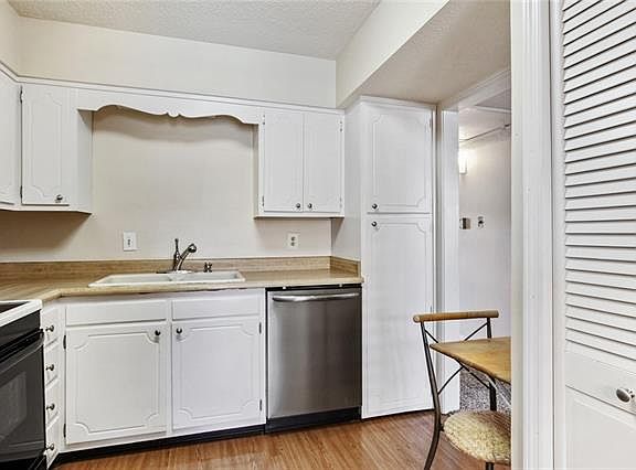5th image of 2700 Whitney Pl APT 826