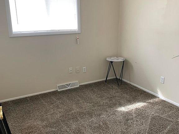 3rd image of 620 Sycamore Ave