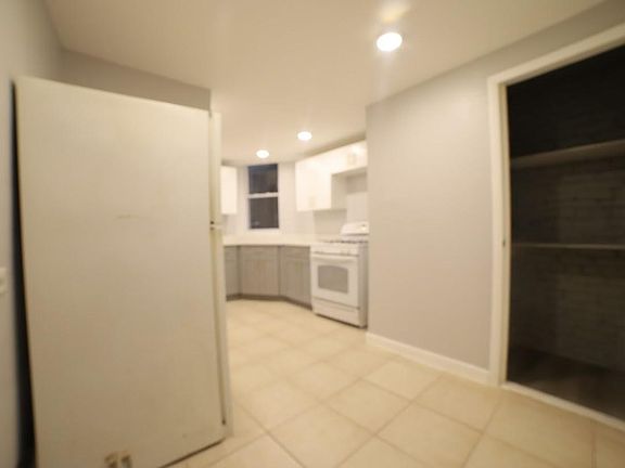 2nd image of 723 Highland Ave #1R