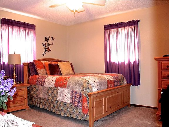 5th image of 107 Mockingbird Ln
