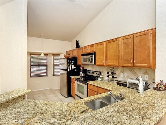 5th image of 7728 Sugar Bend Dr