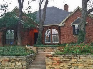 3204 Oak Tree Ln, Grapevine, TX 76051